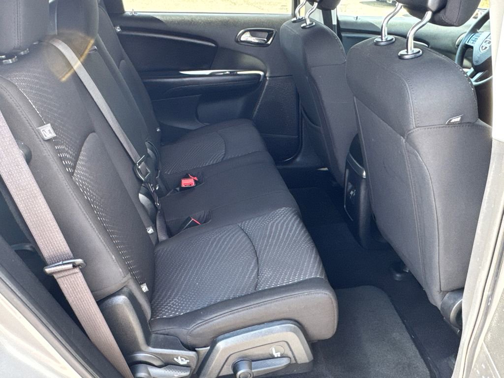 Used 2019 Dodge Journey SE image 15