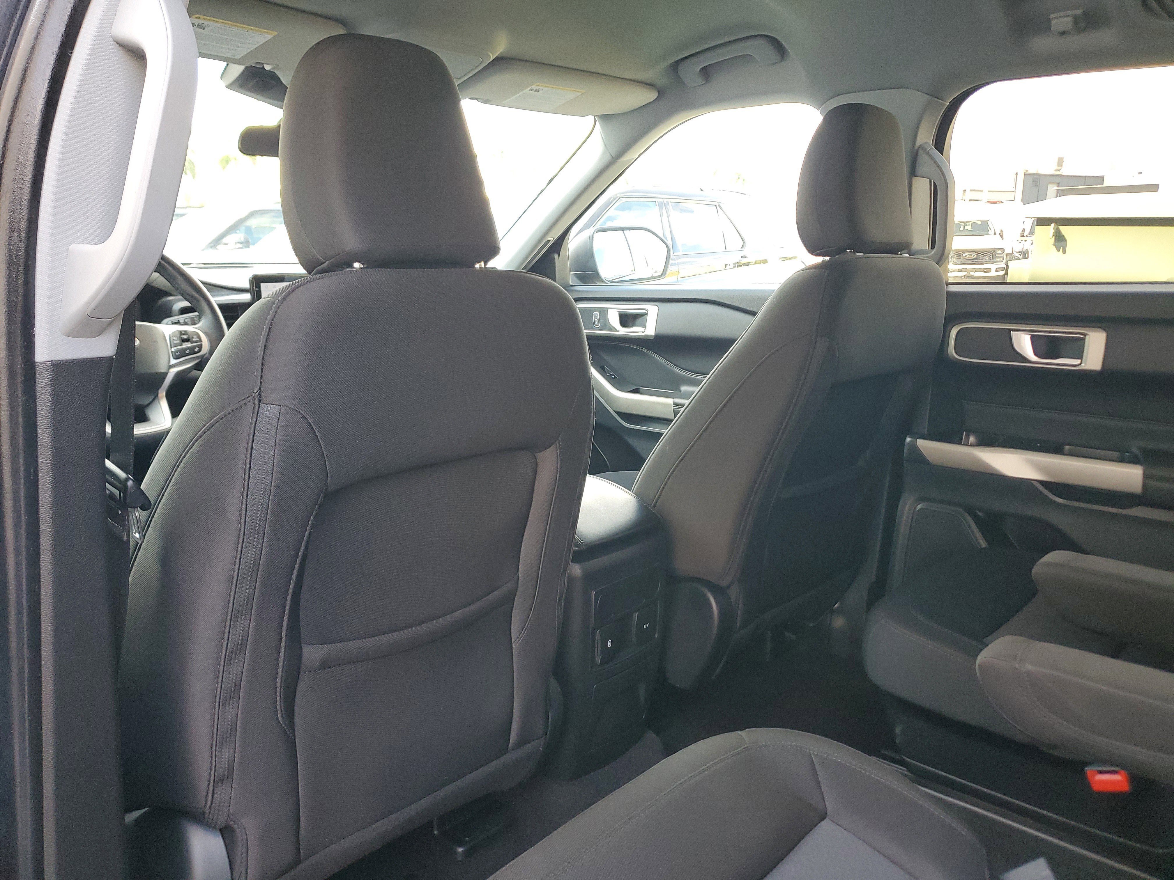 Used 2023 Ford Explorer XLT image 14