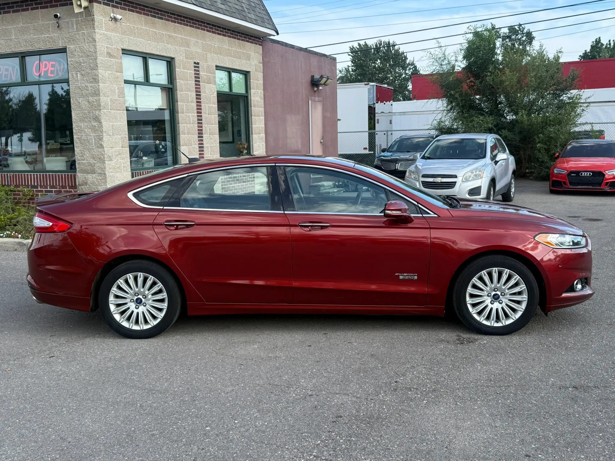 Used 2014 Ford Fusion Energi Titanium w/ Driver Assist Package FWD image 4