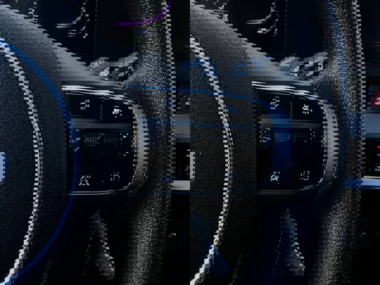 Used 2025 Kia Sportage LX image 32