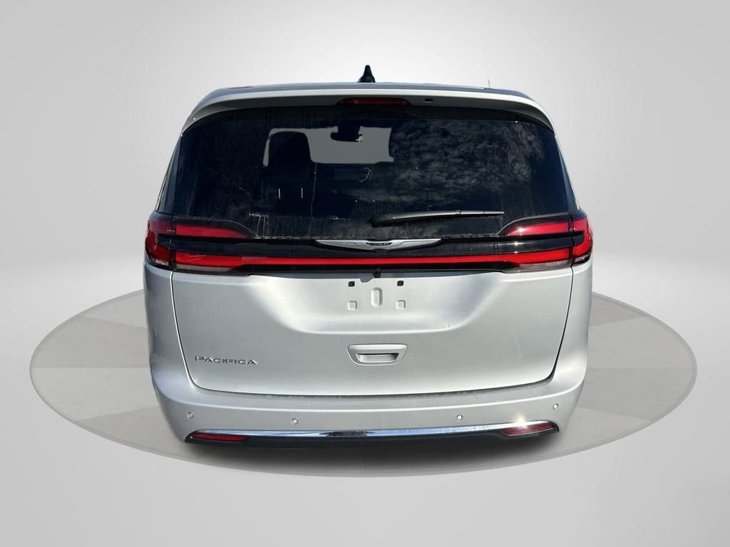New 2026 Chrysler Pacifica Select image 6