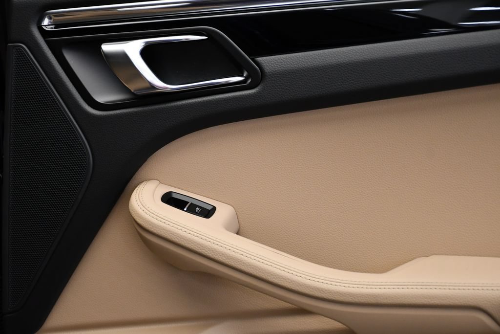 Certified 2026 Porsche Macan Turbo AWD/4WD image 50