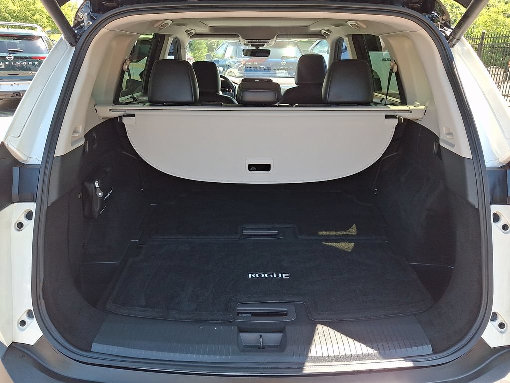 Certified 2023 Nissan Rogue Platinum w/ Platinum Premium Package AWD/4WD image 30
