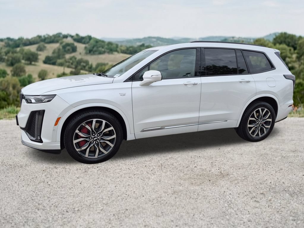 Used 2023 Cadillac XT6 Sport w/ Technology Package AWD/4WD image 4
