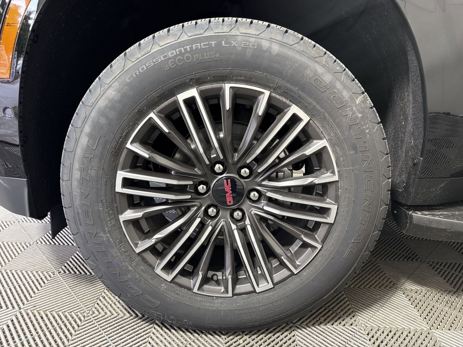 New 2026 GMC Yukon XL Elevation w/ Elevation Premium Package image 12