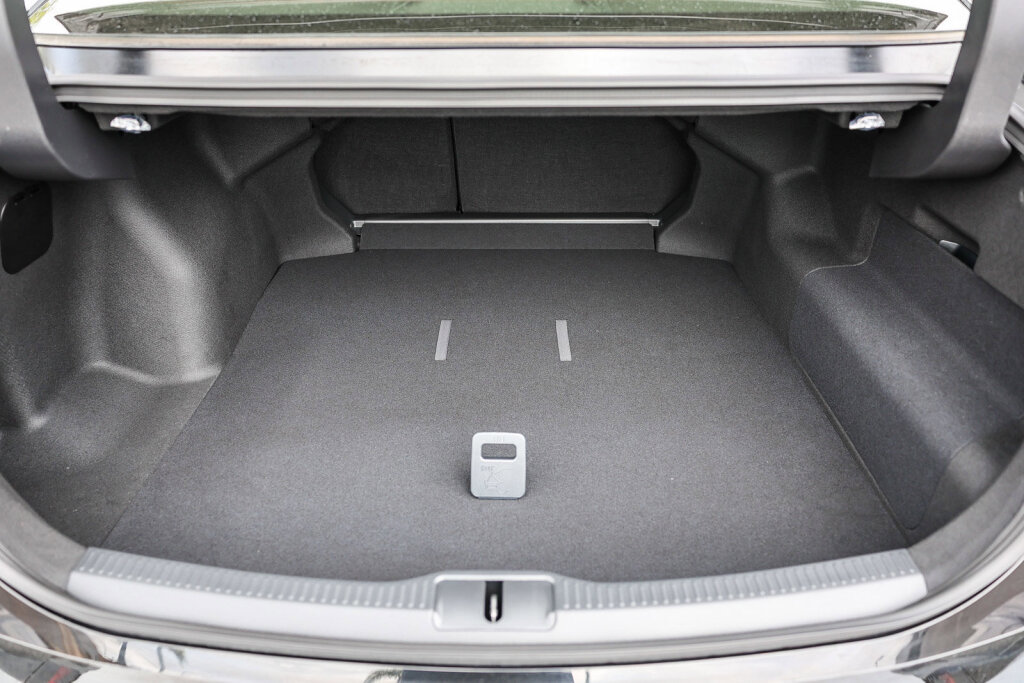 Certified 2026 Toyota Crown XLE w/ Advanced Technology Package AWD/4WD image 33