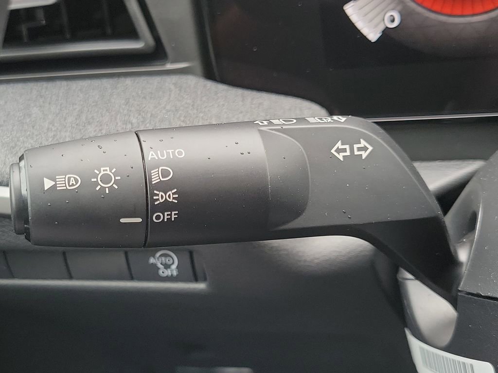 New 2026 Nissan Kicks SV w/ Charging Package FWD image 23