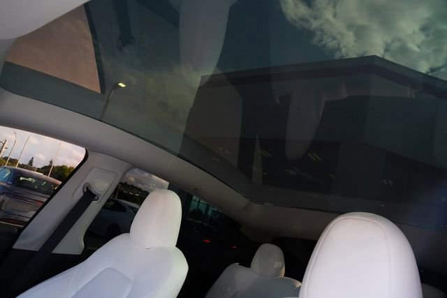 Used 2023 Tesla Model Y Long Range AWD/4WD image 6