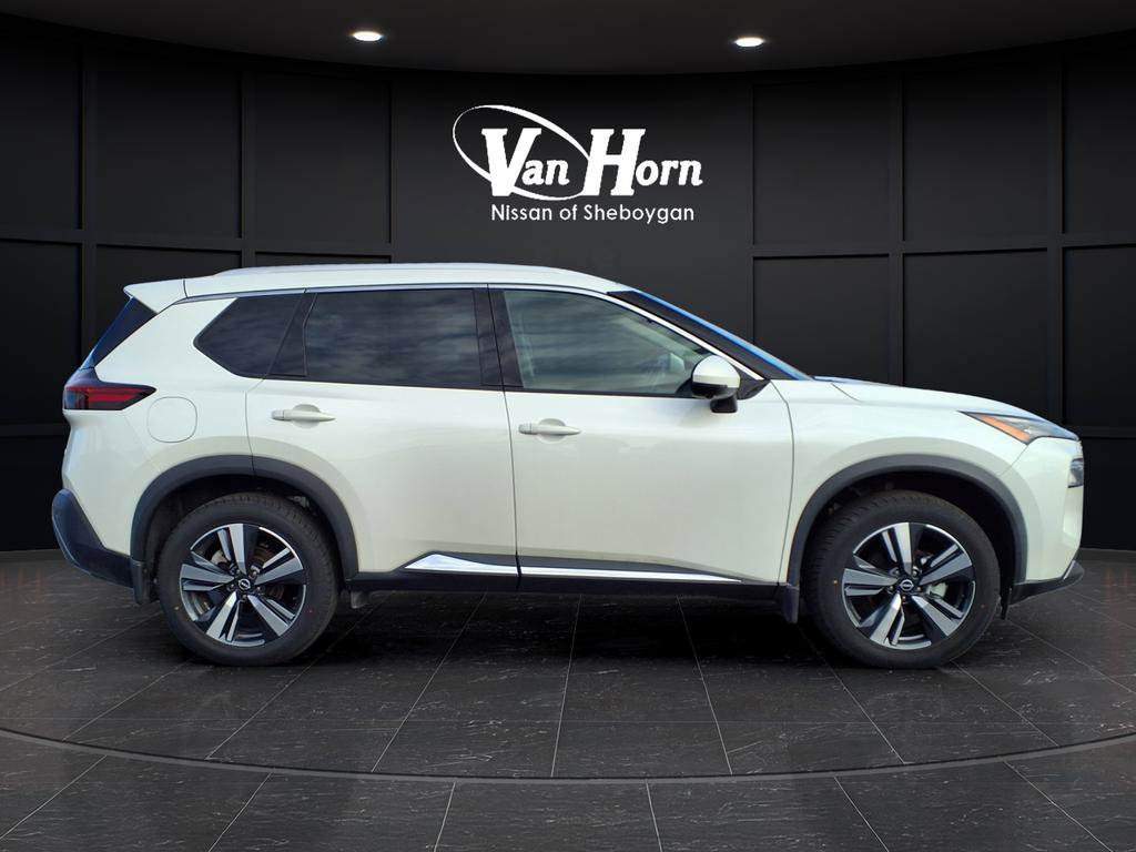 Used 2022 Nissan Rogue SL FWD image 2