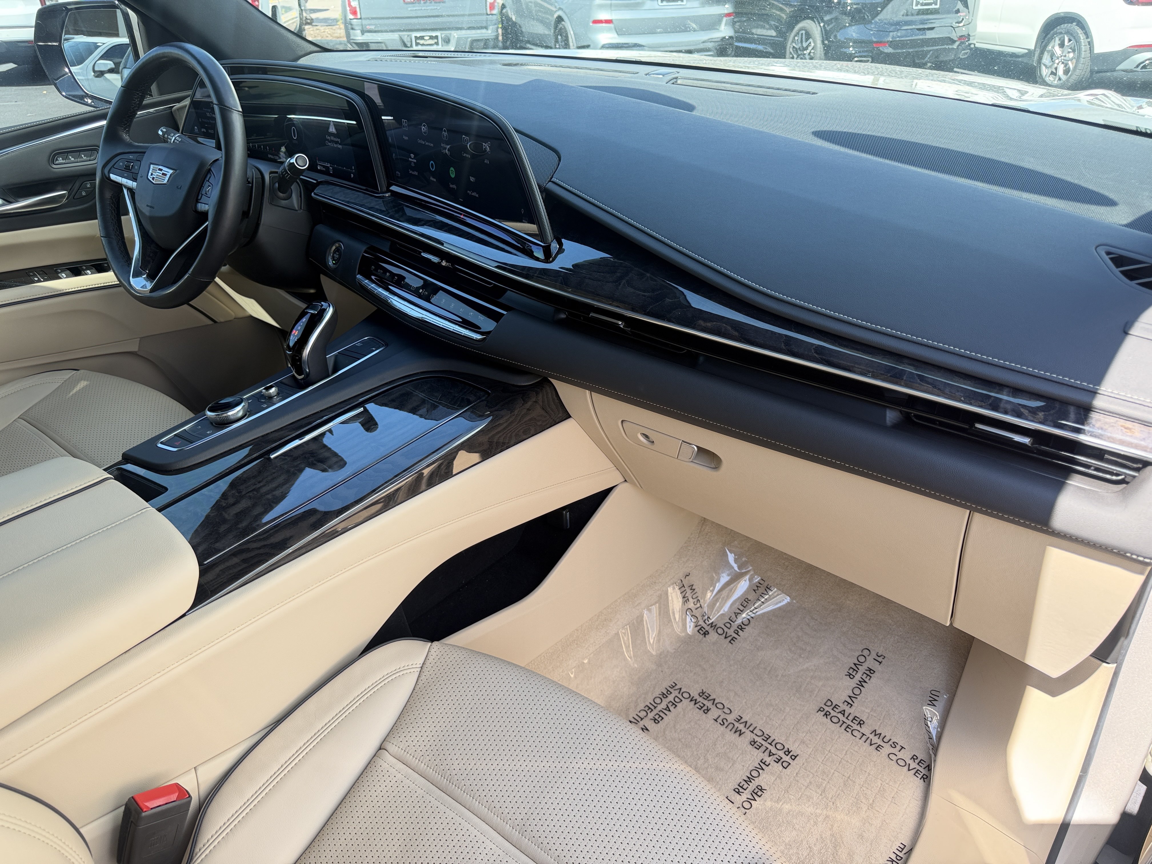 Used 2021 Cadillac Escalade Premium Luxury w/ LPO, Illumination Package AWD/4WD image 13