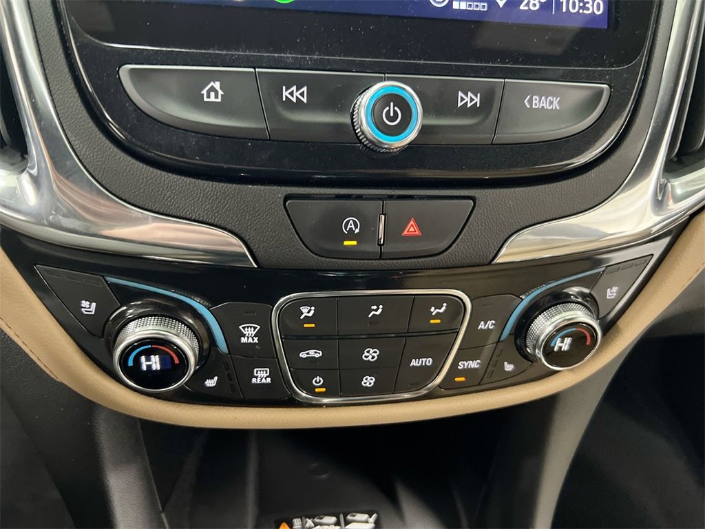 Used 2022 Chevrolet Equinox Premier image 16