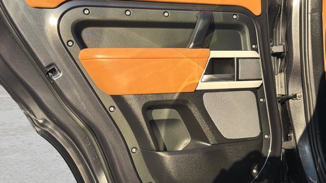 Used 2023 Land Rover Defender 130 SE image 16