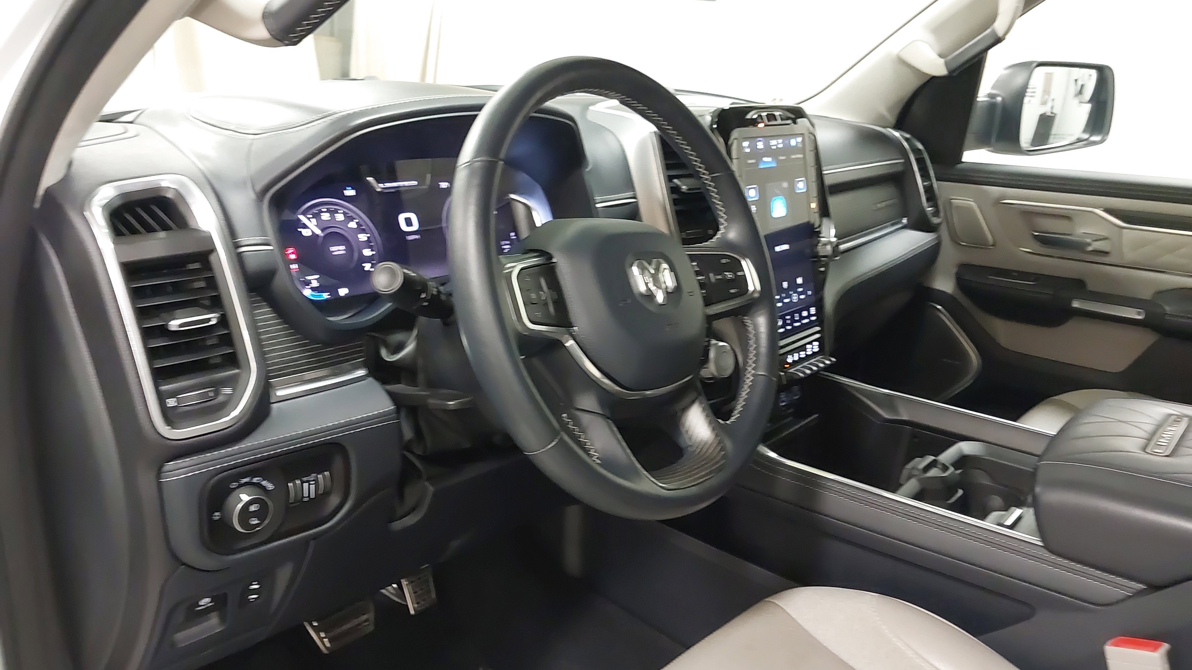 Used 2023 RAM 1500 Limited image 17