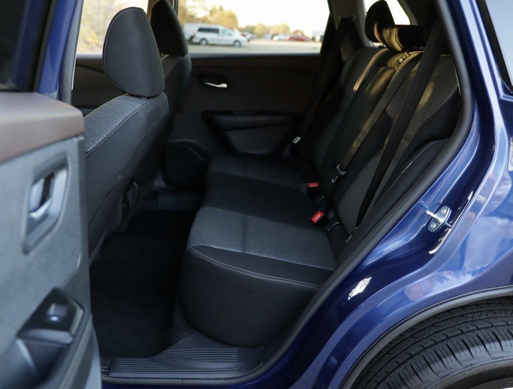 Used 2023 Nissan Rogue SV image 24