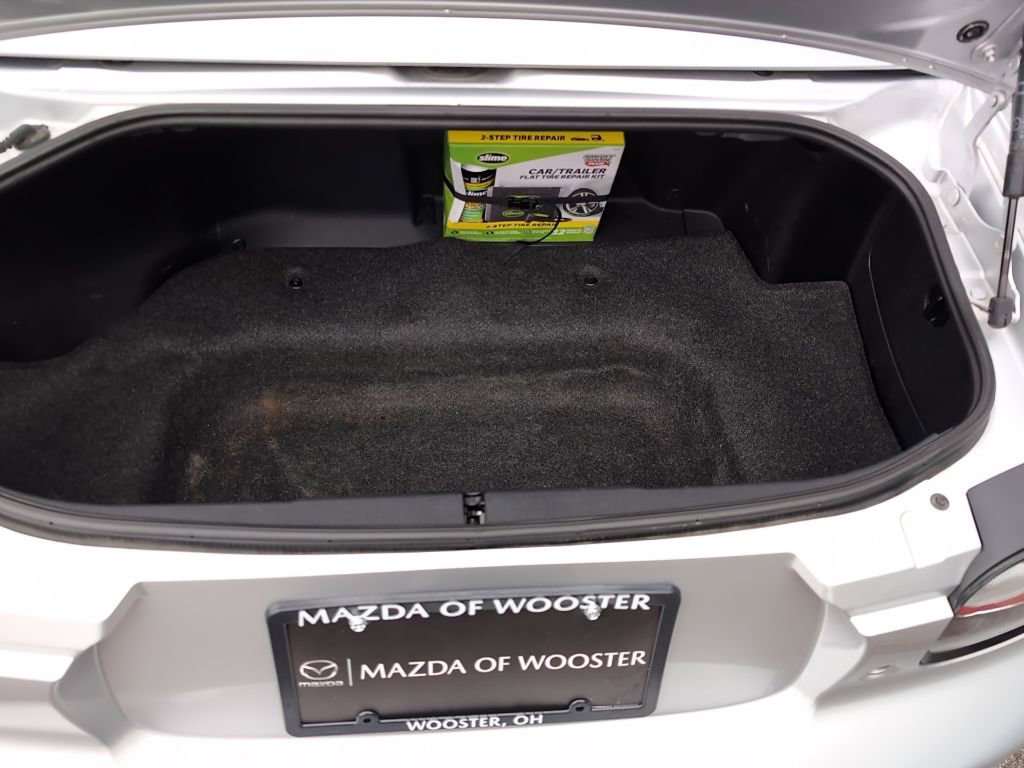 Used 2008 MAZDA MX-5 Miata Grand Touring w/ Premium Pkg RWD image 9