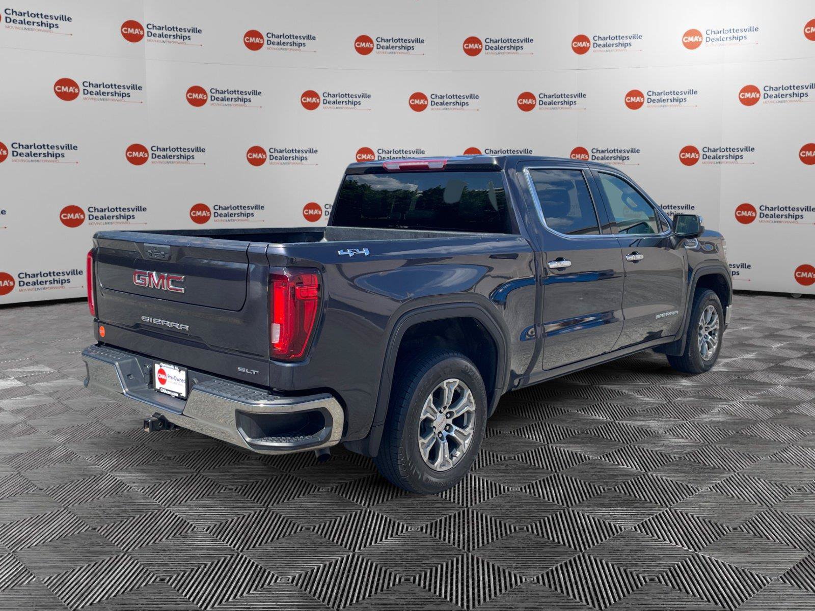 Used 2025 GMC Sierra 1500 SLT AWD/4WD image 5