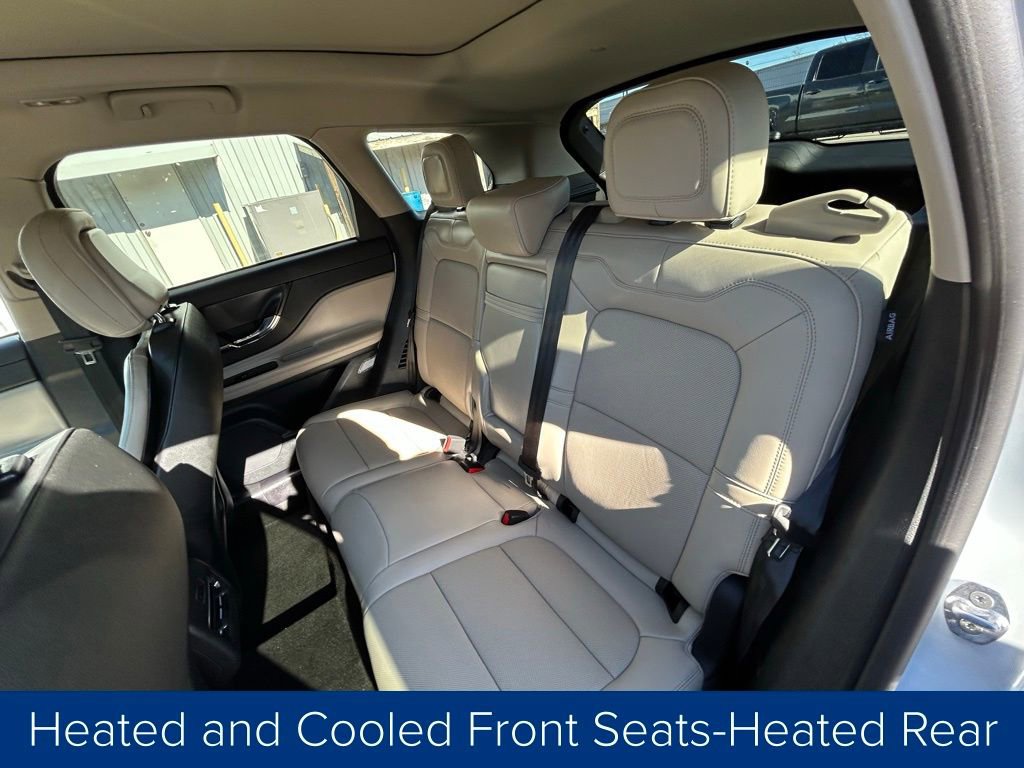 Used 2025 Lincoln Corsair Reserve w/ Equipment Group 202A image 18