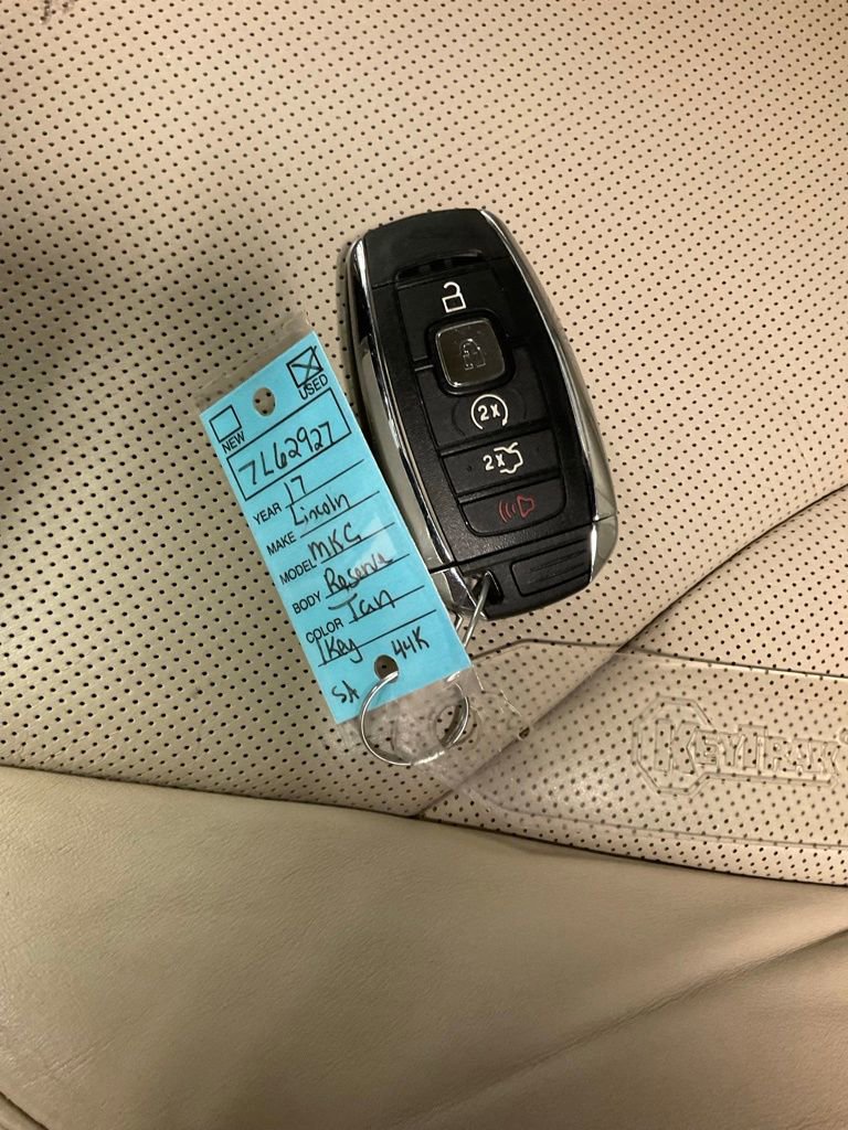Used 2017 Lincoln MKC Reserve FWD image 29