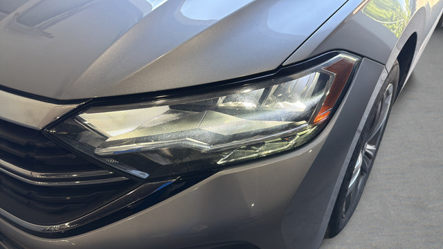 Used 2024 Volkswagen Jetta SE FWD image 31