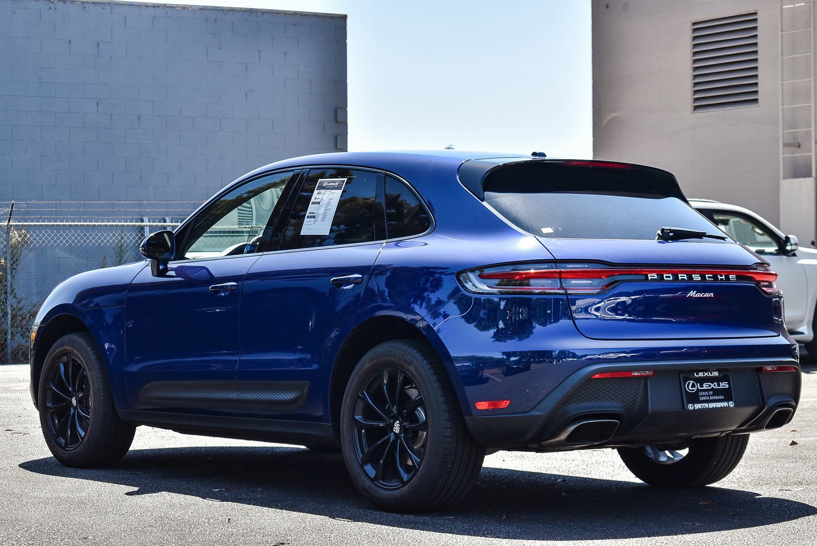 Used 2023 Porsche Macan image 4