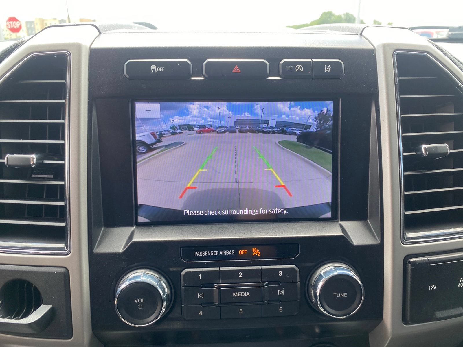 Used 2020 Ford F150 Lariat RWD image 21