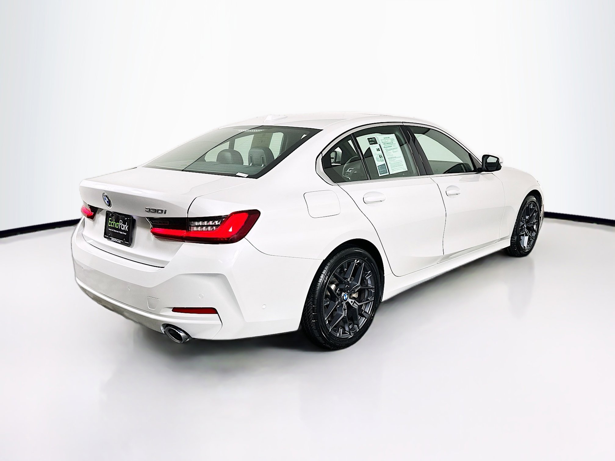 Used 2025 BMW 330i Sedan w/ Convenience Package image 9