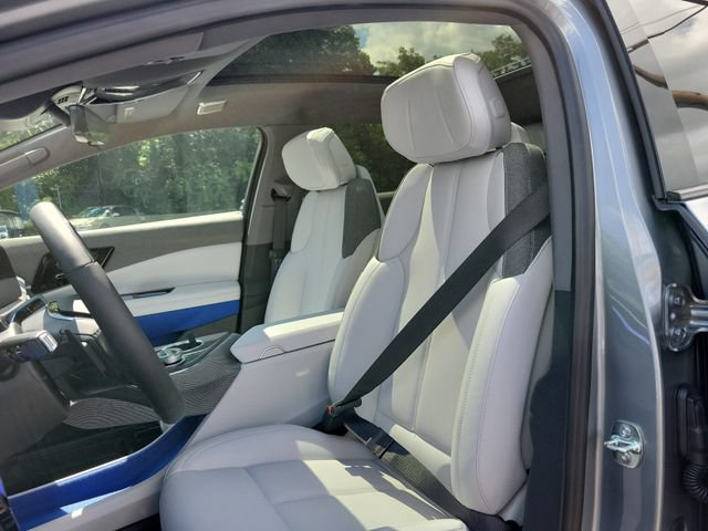 New 2027 Cadillac Optiq Luxury w/ LPO, Floor Liner Package AWD/4WD image 22