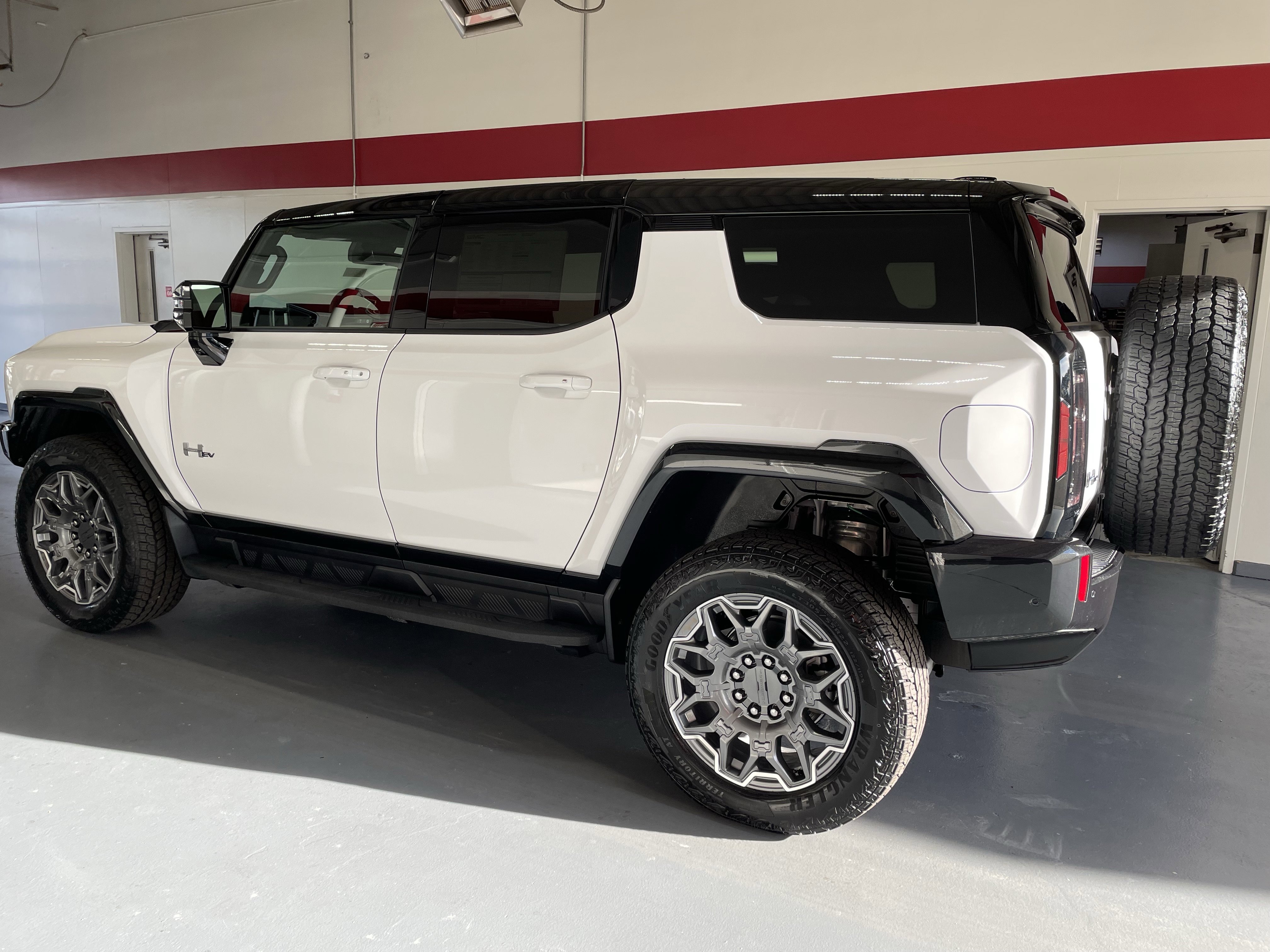 New 2026 GMC Hummer EV SUV AWD/4WD image 6