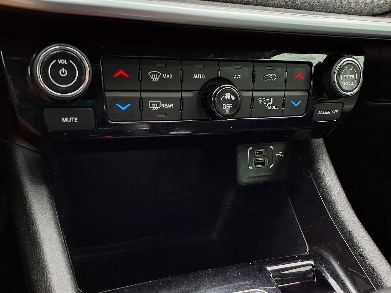 Used 2022 Jeep Compass Latitude w/ Convenience Group image 19