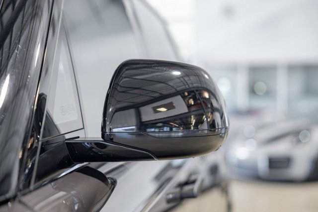 Used 2023 Land Rover Range Rover Long Wheelbase Autobiography image 13