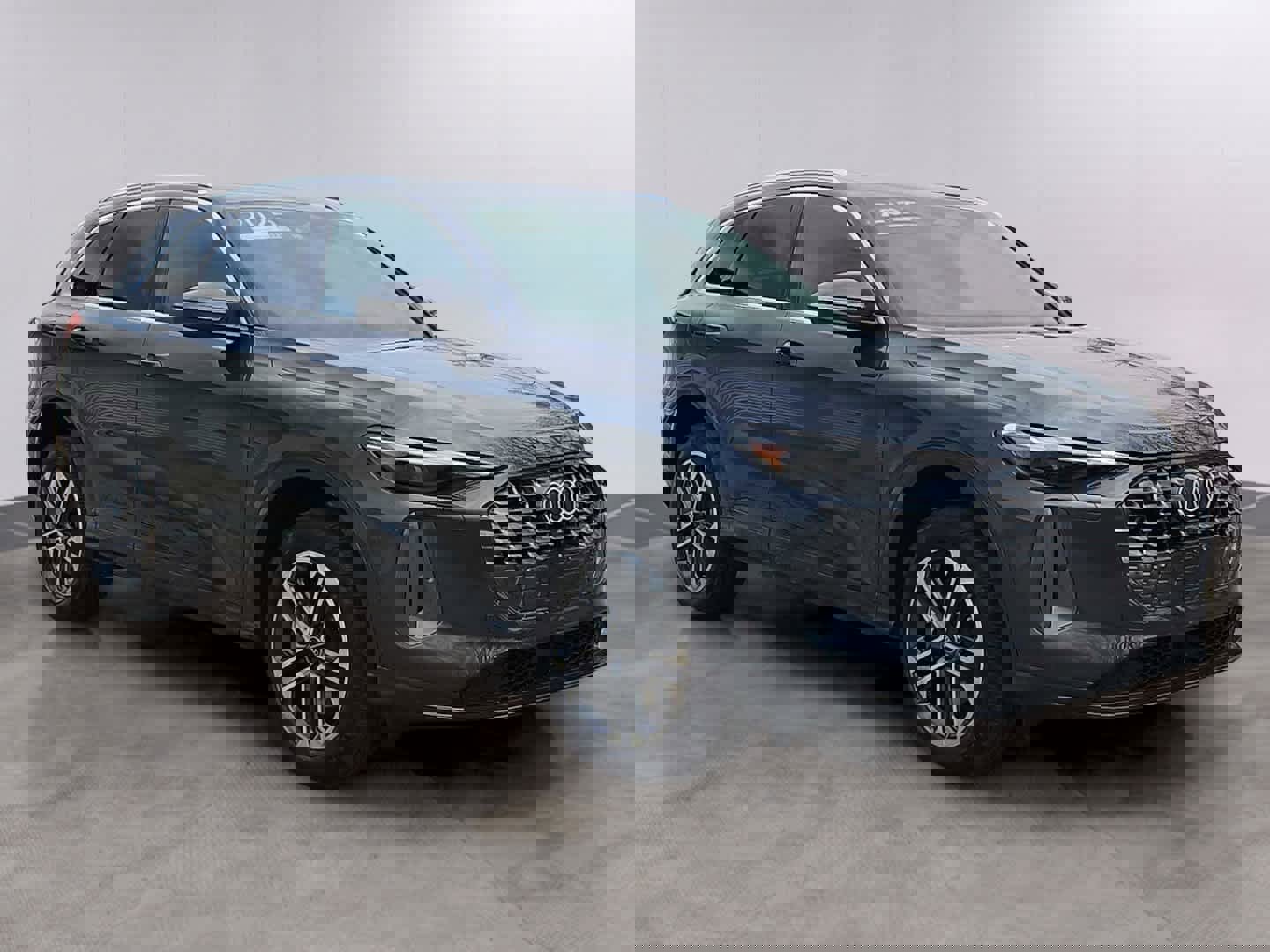 Certified 2025 Audi Q5 Premium w/ Convenience Package image 10