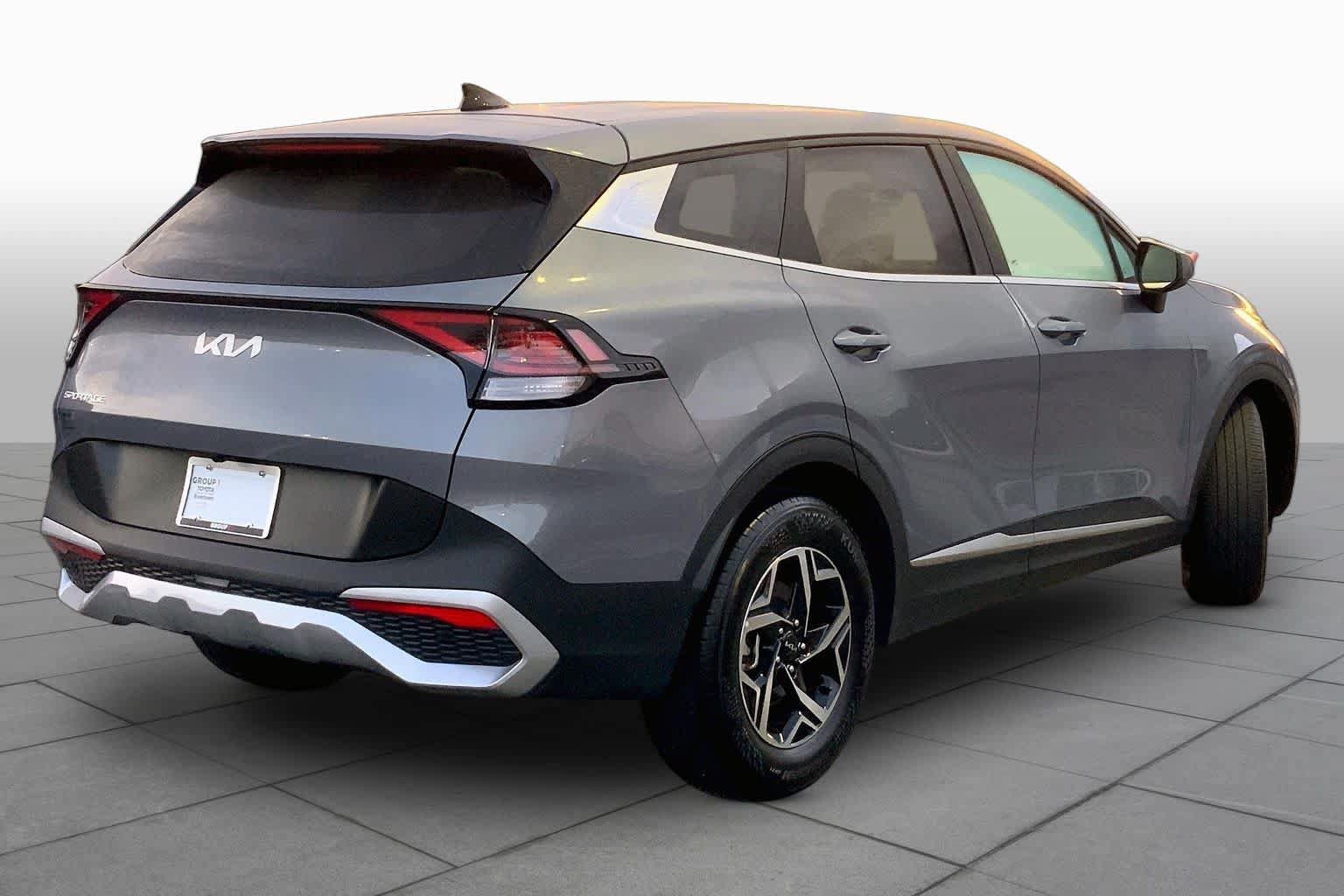 Used 2025 Kia Sportage LX FWD image 12
