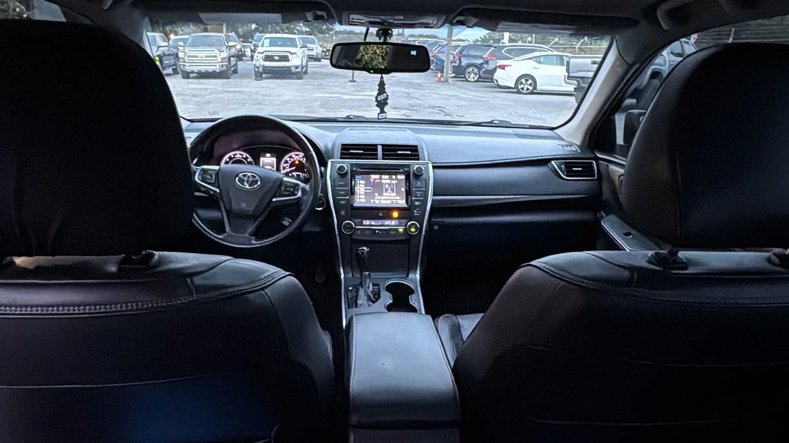 Used 2015 Toyota Camry XLE FWD image 17