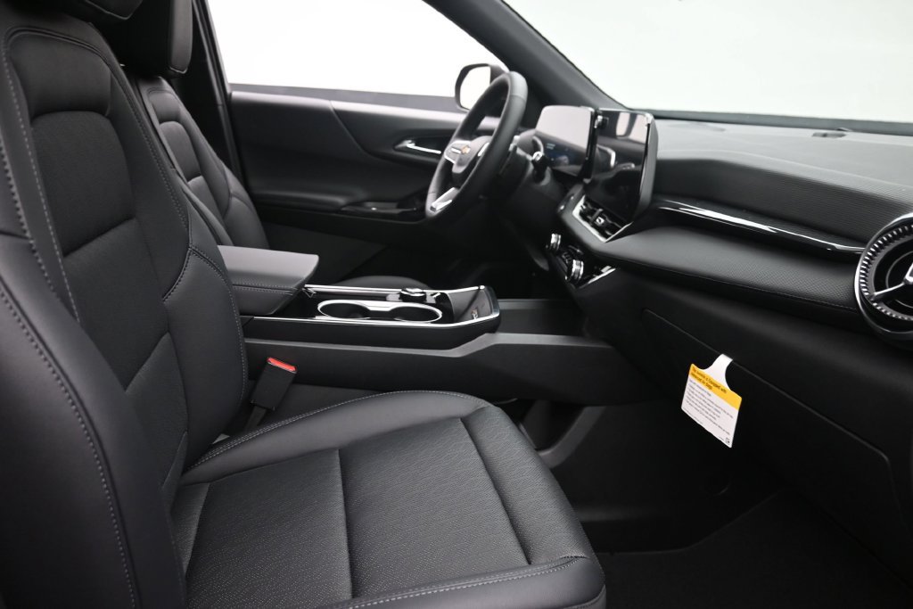 New 2027 Chevrolet Equinox LT w/ Convenience Package II AWD/4WD image 9