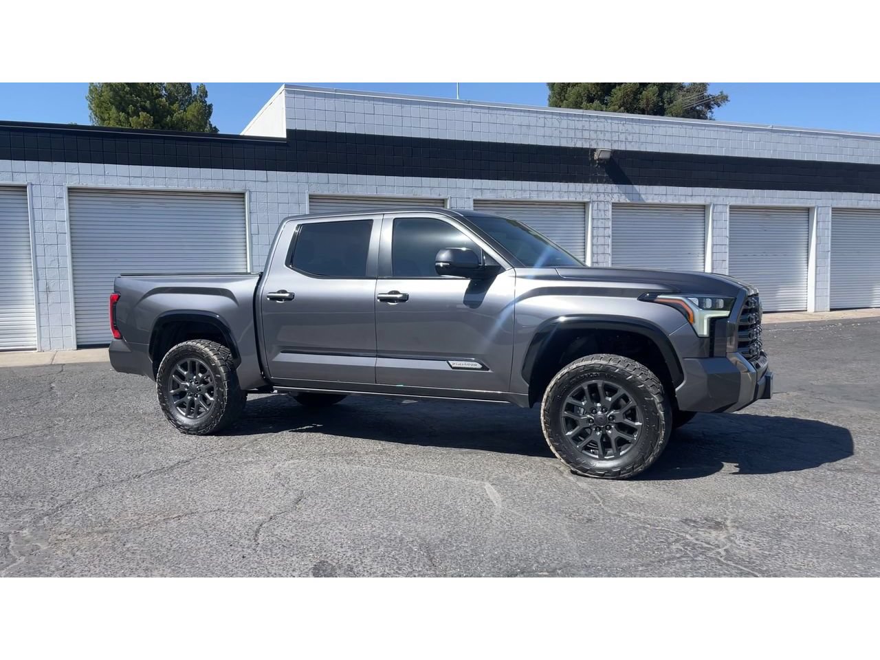 Used 2024 Toyota Tundra Platinum AWD/4WD image 4