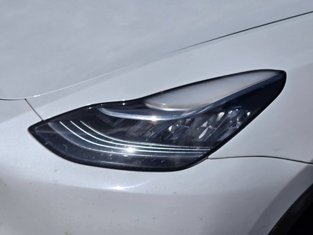 Used 2022 Tesla Model Y Long Range AWD/4WD image 10