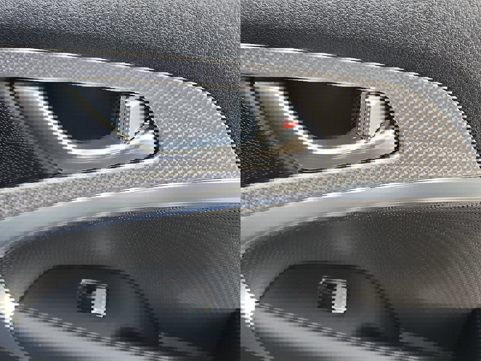 Used 2023 Genesis G70 2.0T w/ Sport Prestige Package image 33