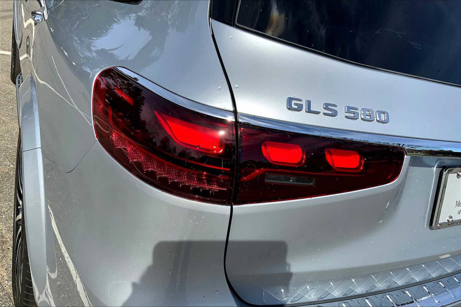 New 2026 Mercedes-Benz GLS 580 4MATIC image 18