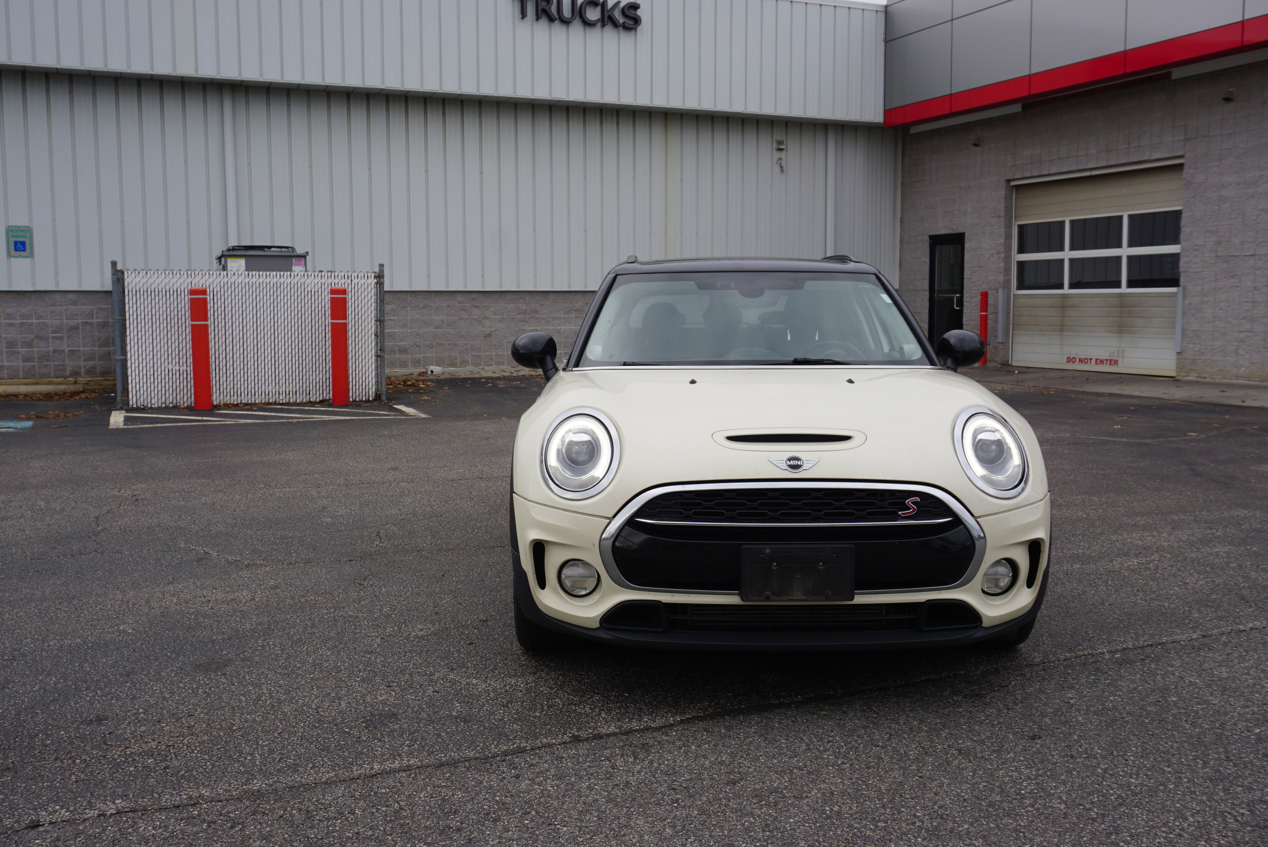 Used 2017 MINI Cooper Clubman S image 2