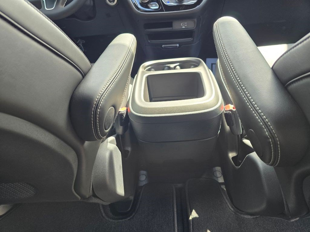 New 2026 Chrysler Voyager LX FWD image 33