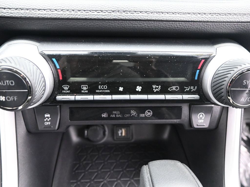 Used 2024 Toyota RAV4 XLE image 33