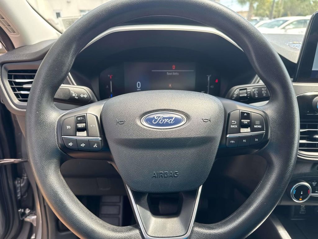 Used 2025 Ford Escape Active AWD/4WD image 22