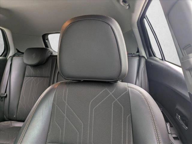 Used 2021 Chevrolet Trax LT w/ LT Convenience Package FWD image 13