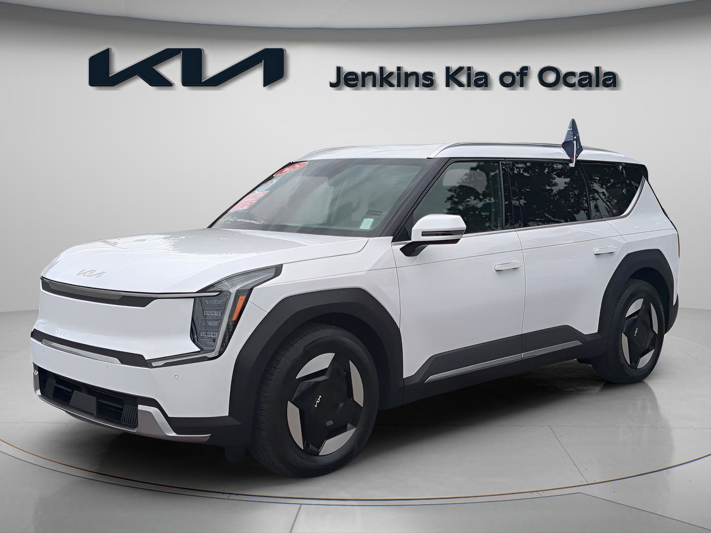 Certified 2025 Kia EV9 Wind