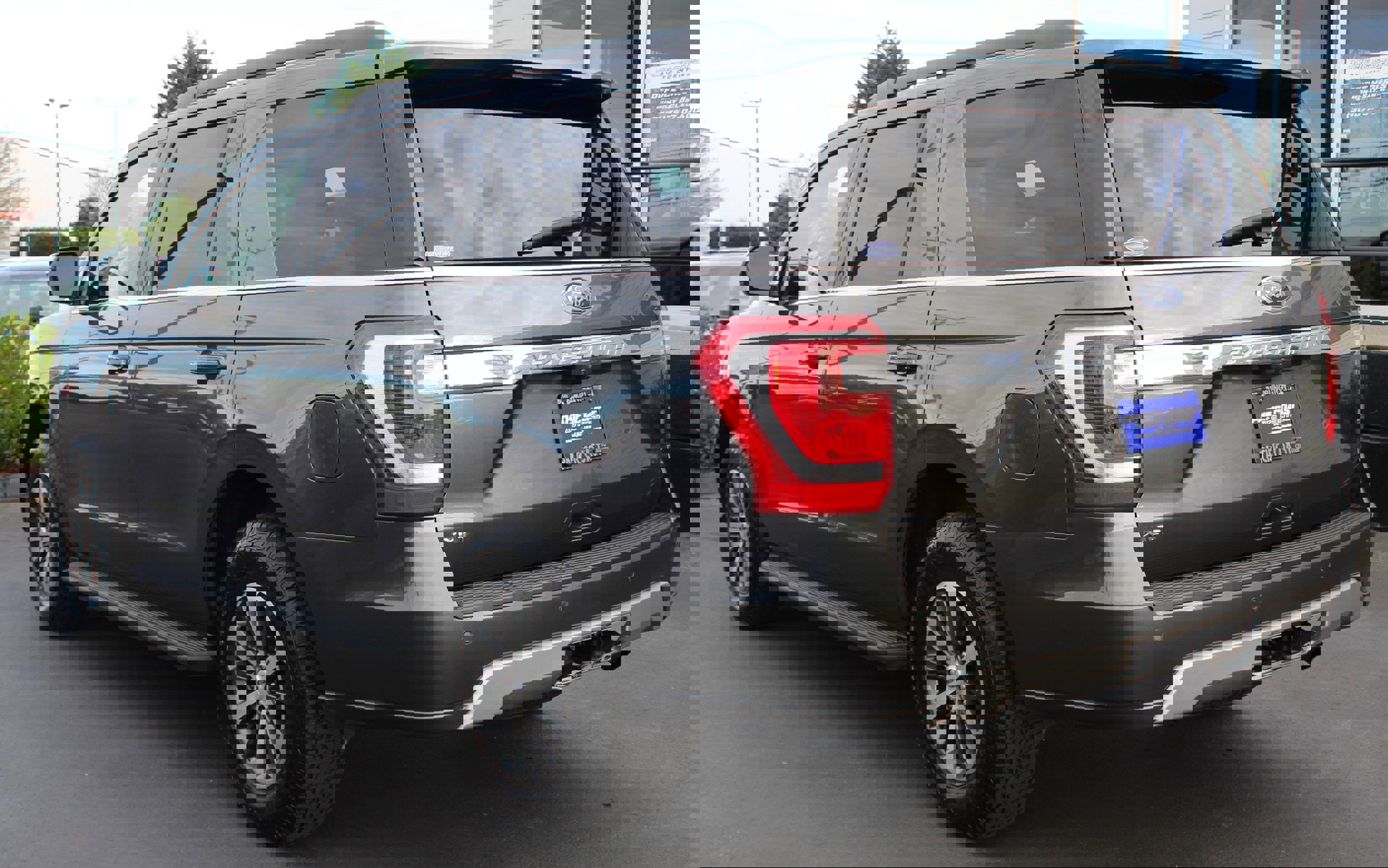 Used 2021 Ford Expedition XLT image 4