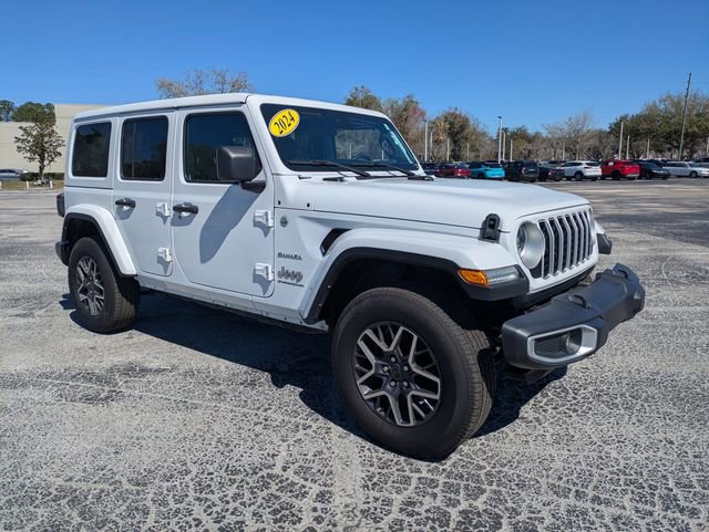 Used 2024 Jeep Wrangler Sahara image 2