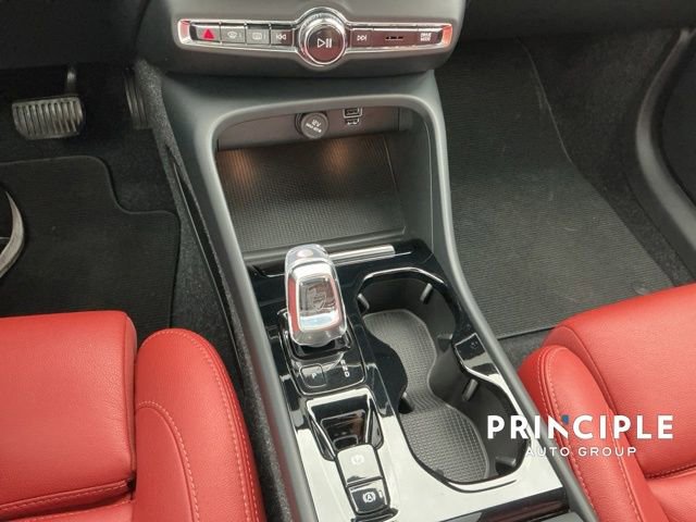 Certified 2021 Volvo XC40 T4 Inscription w/ Climate Package image 14