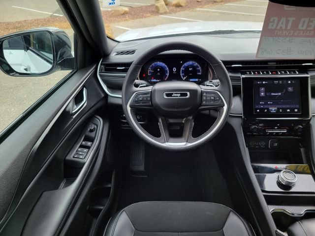 Used 2024 Jeep Grand Cherokee Altitude image 13