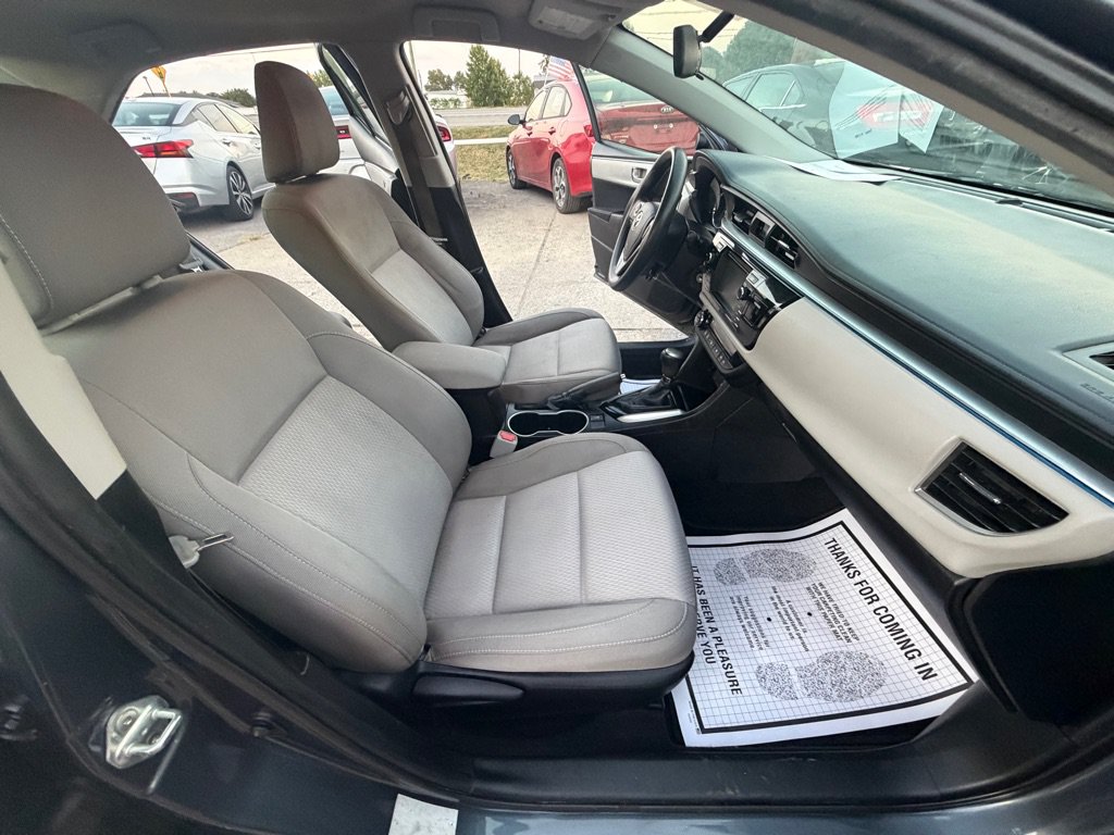 Used 2015 Toyota Corolla LE FWD image 9