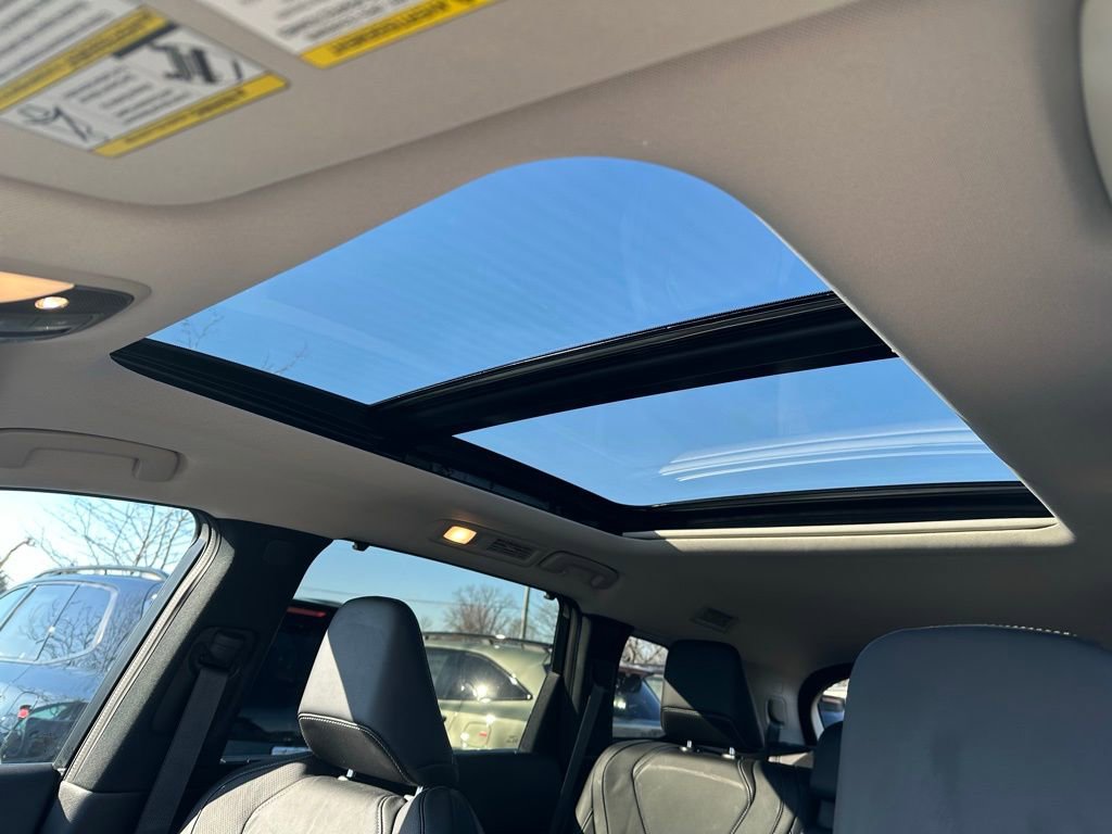 Used 2022 INFINITI QX60 Luxe w/ Cargo Package image 16